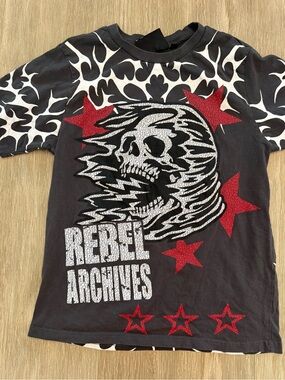 Rebel Archives Graphic Tee with Skull and Red Stars